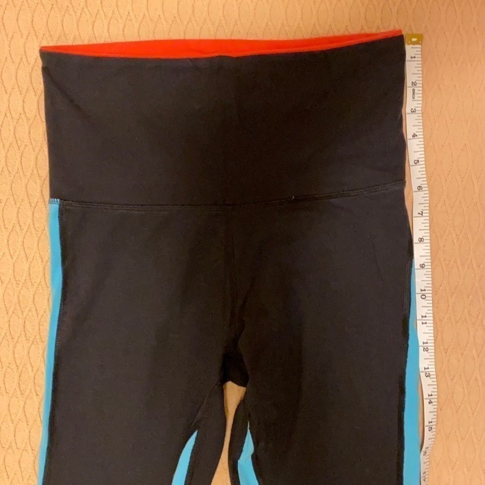 Gaiam Yoga Leggings/pants W’s Small with heel cut outs - Picture 4 of 11